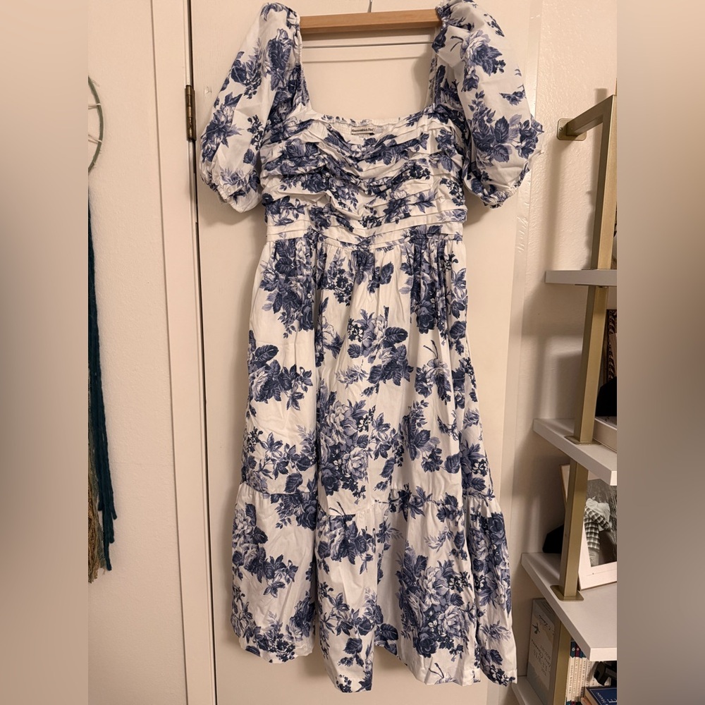 Abercrombie & Fitch Blue Floral Puff Sleeve Midi Dress – Size L